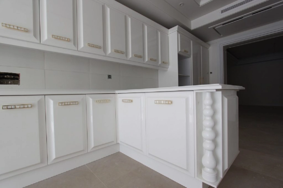کابینت نئوکلاسیک براق به صورت اپن