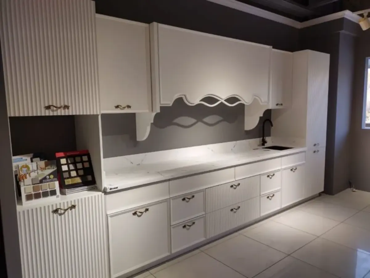 کابینت نئوکلاسیک سفید