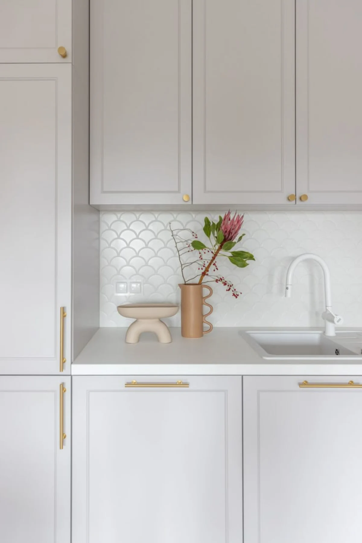 دستگیره کابینت نئوکلاسیک از جنس فلز به رنگ طلایی