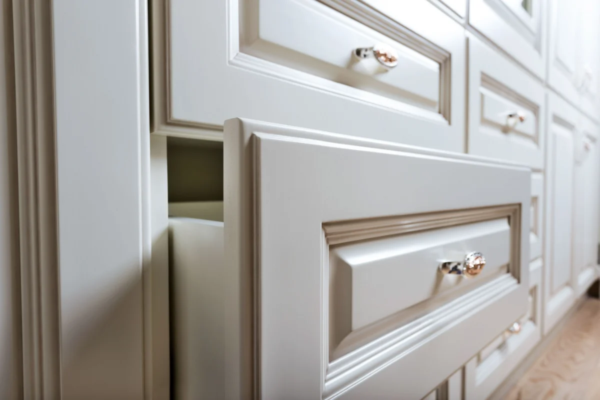  کابینت نئوکلاسیک سفید