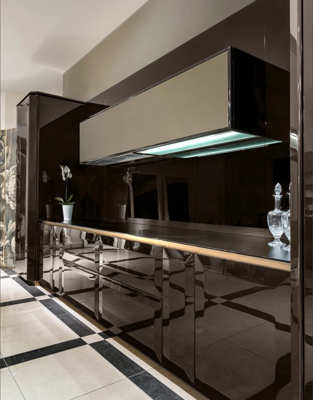 کابینت انزو مشکی طوسی با نوار طلایی