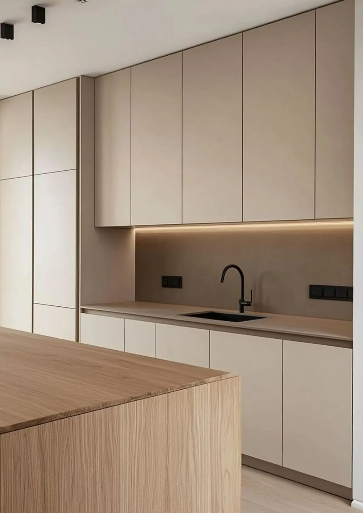 کابینت ام دی اف سفید کرم با نور زیرکابینتی